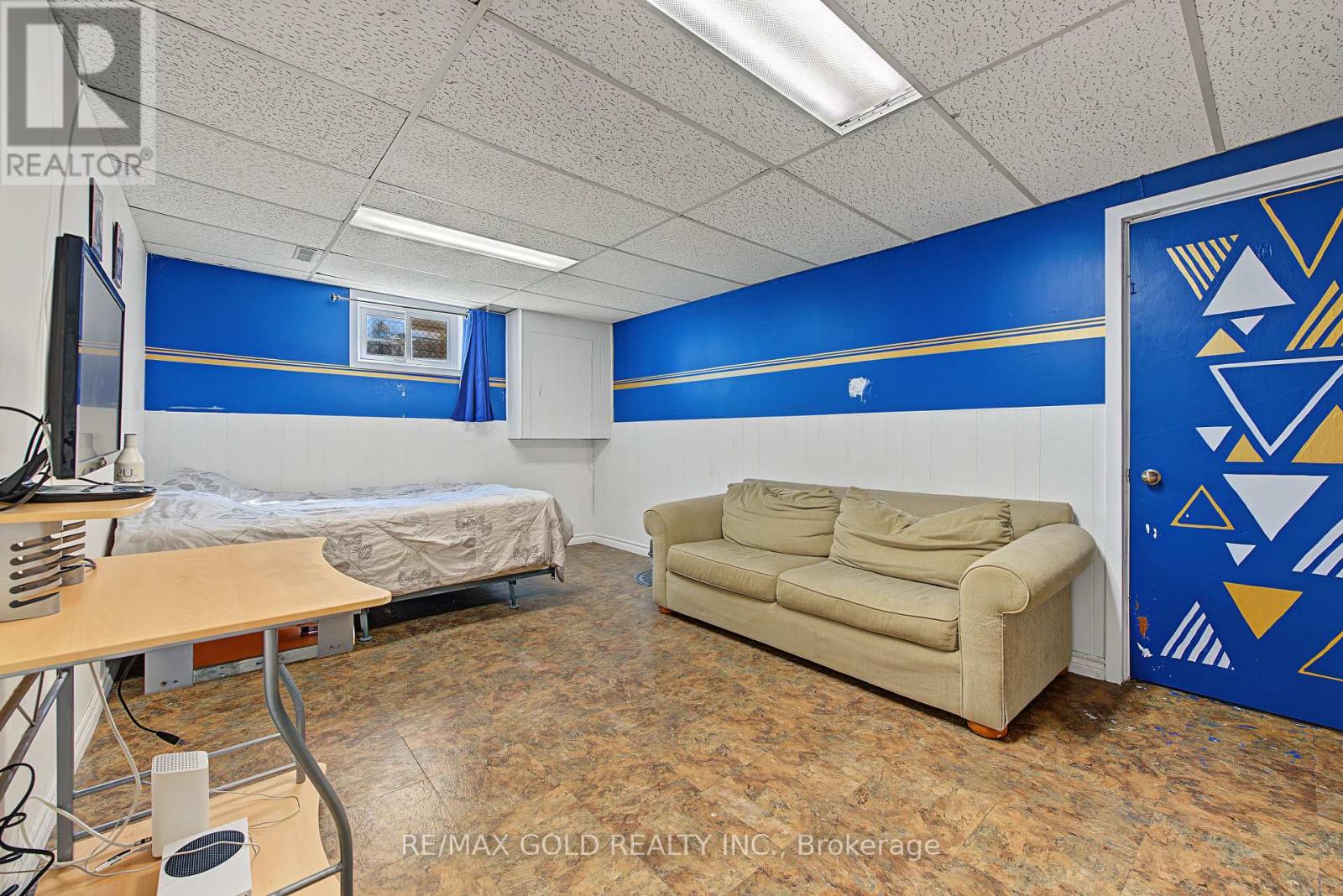 55 MALCOLM CRESCENT - Image 35