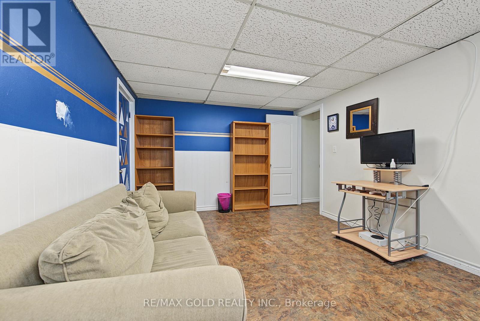 55 MALCOLM CRESCENT - Image 36