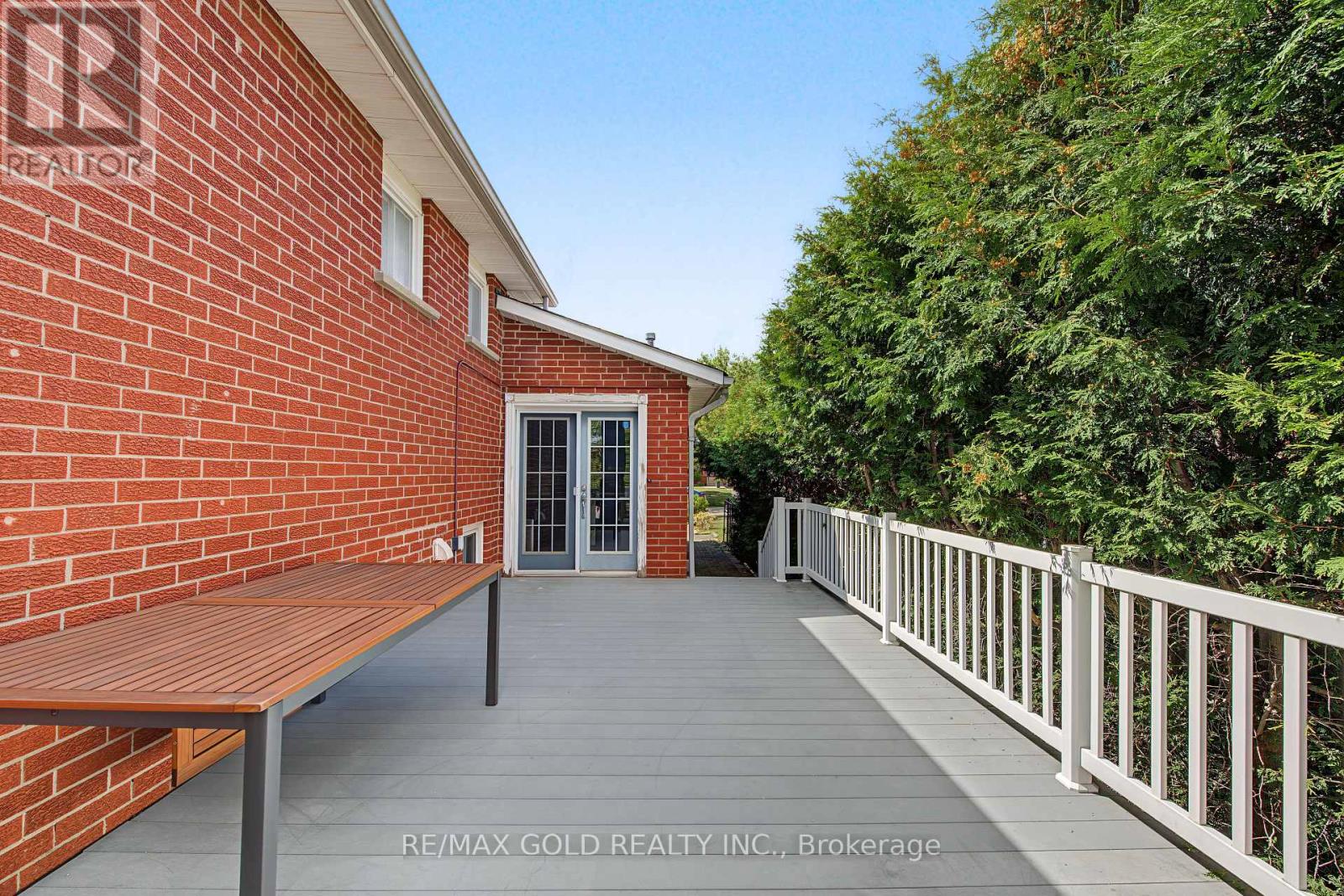 55 MALCOLM CRESCENT - Image 39