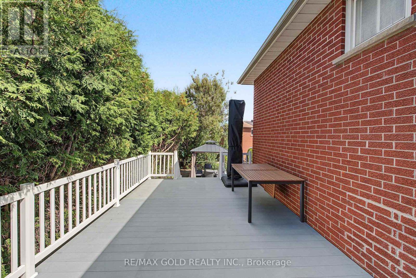 55 MALCOLM CRESCENT - Image 40