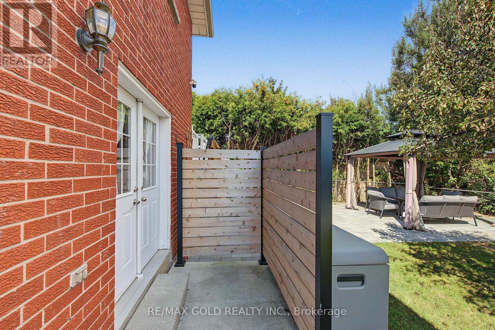 55 MALCOLM CRESCENT - Image 45