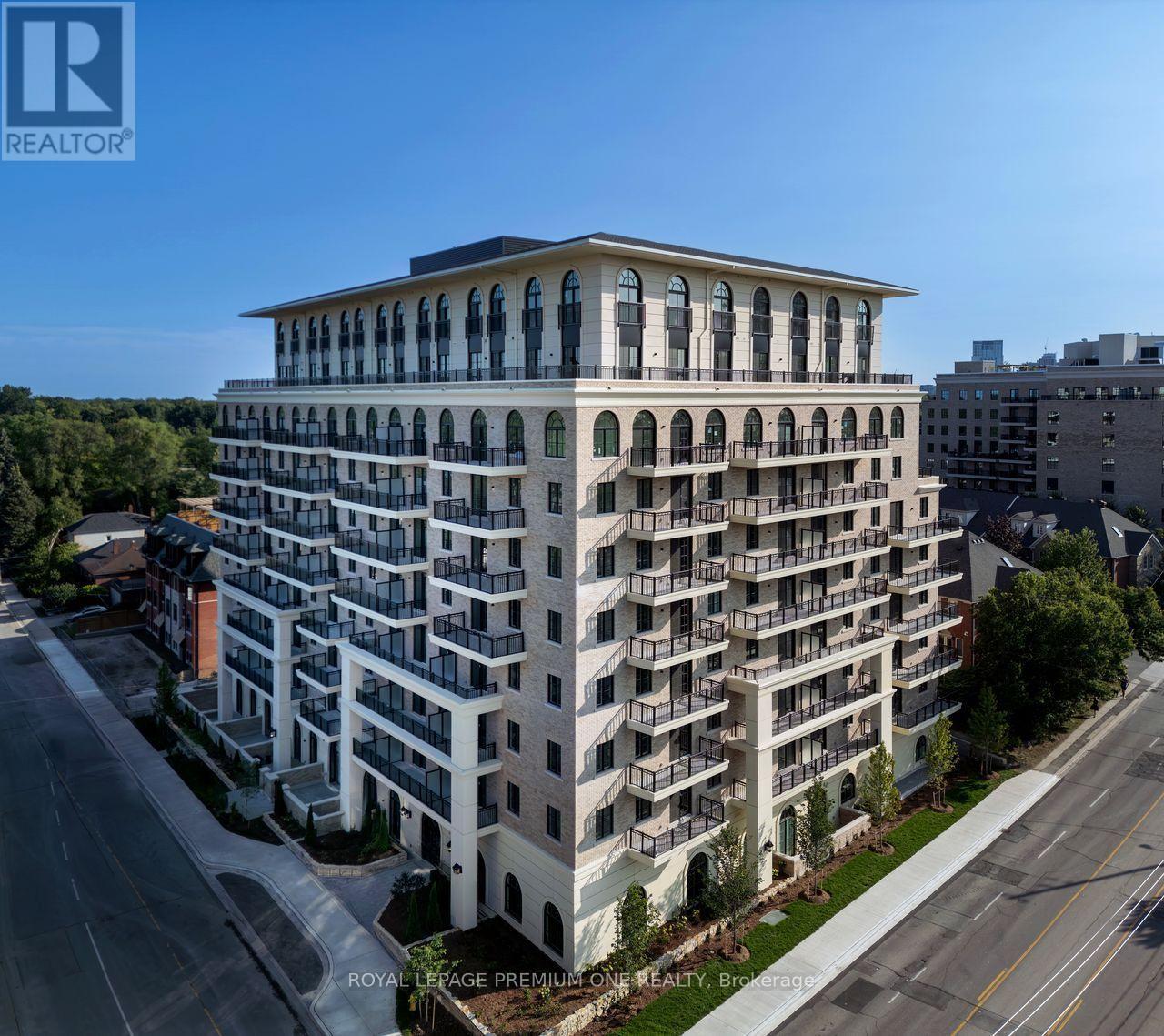 207 - 38 EARLINGTON AVENUE