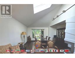 318 Centre Street, Vaughan, ON L4E3L6 Photo 13