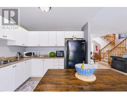 24 Fallingbrook Crescent, Kawartha Lakes, ON K9V0B3 Photo 14