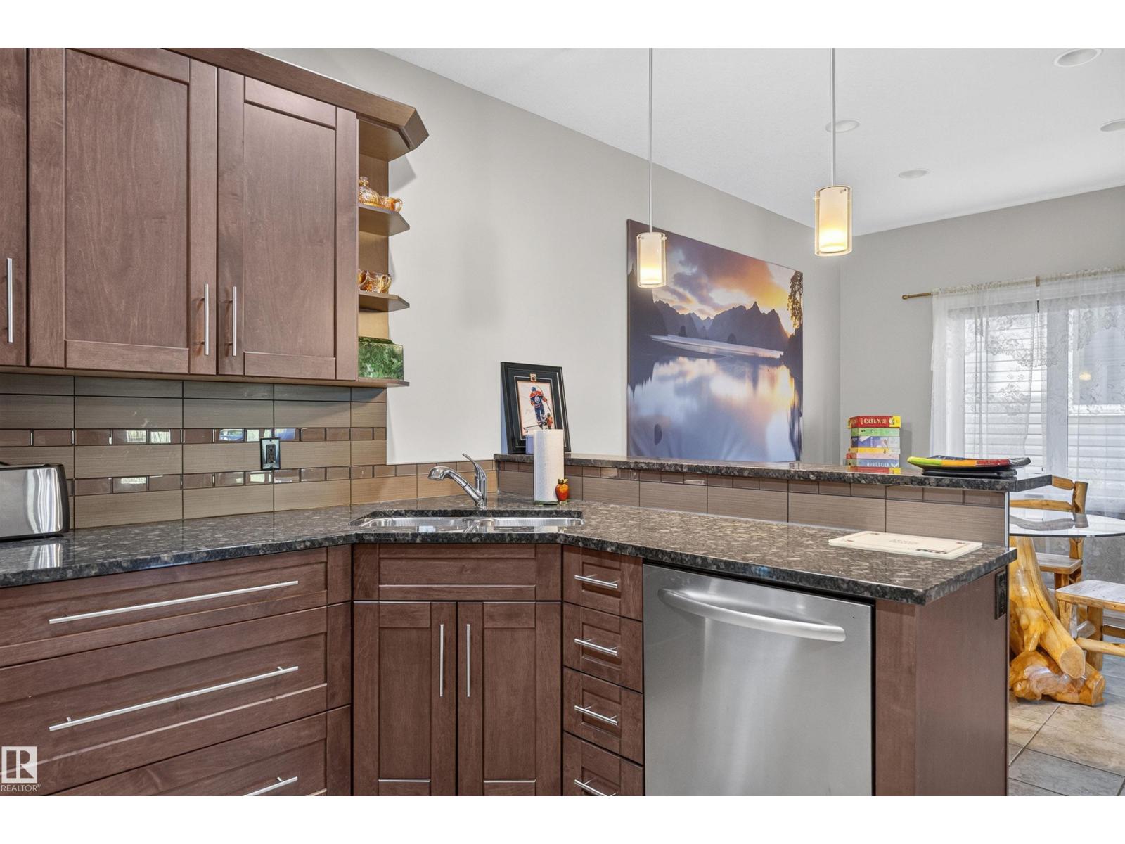 4424 48A ST - Image 11