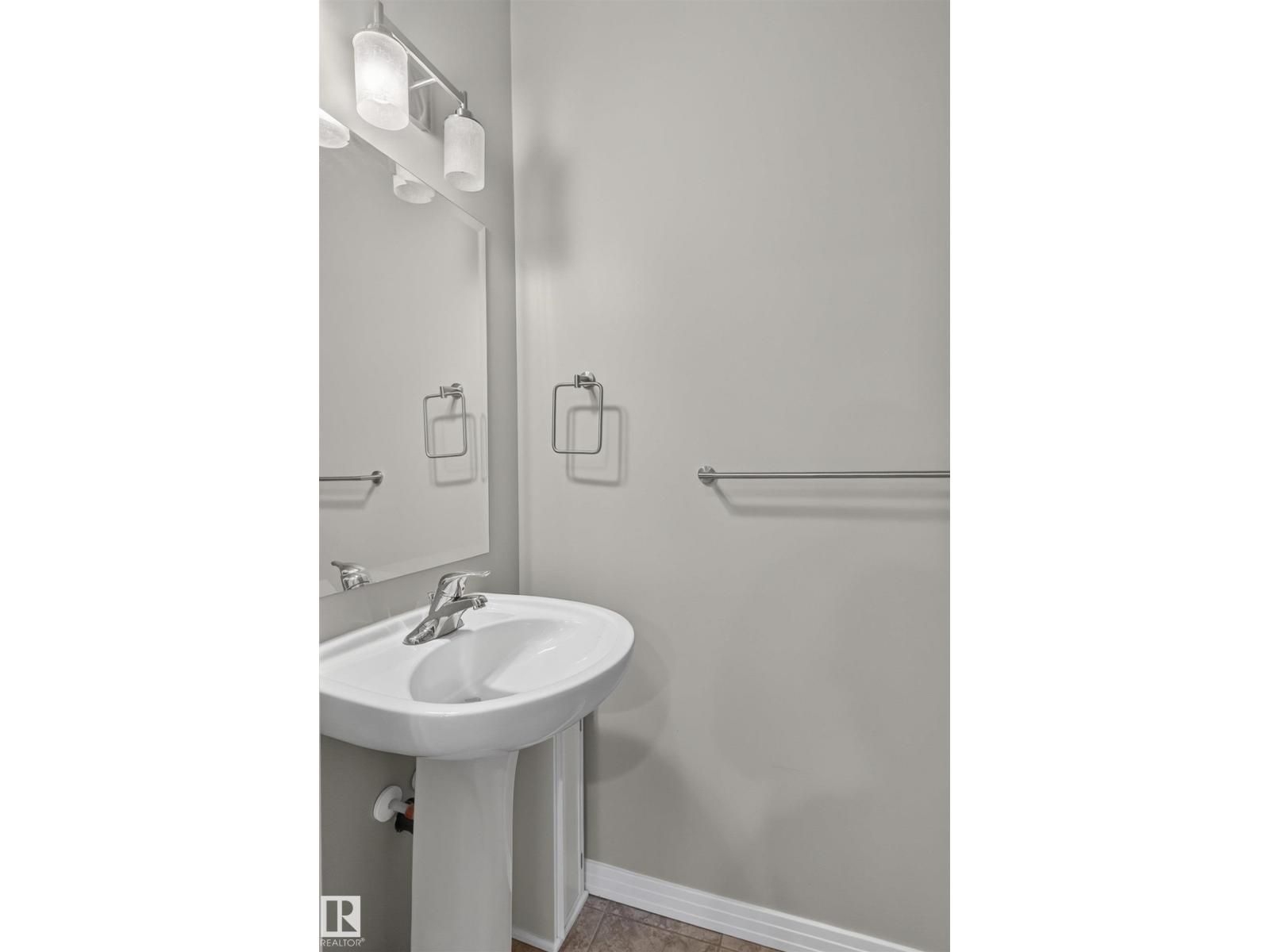 4424 48A ST - Image 15