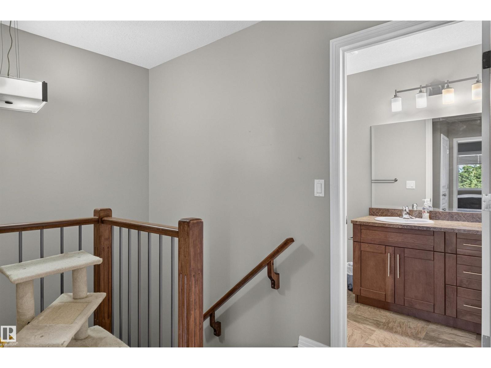 4424 48A ST - Image 23