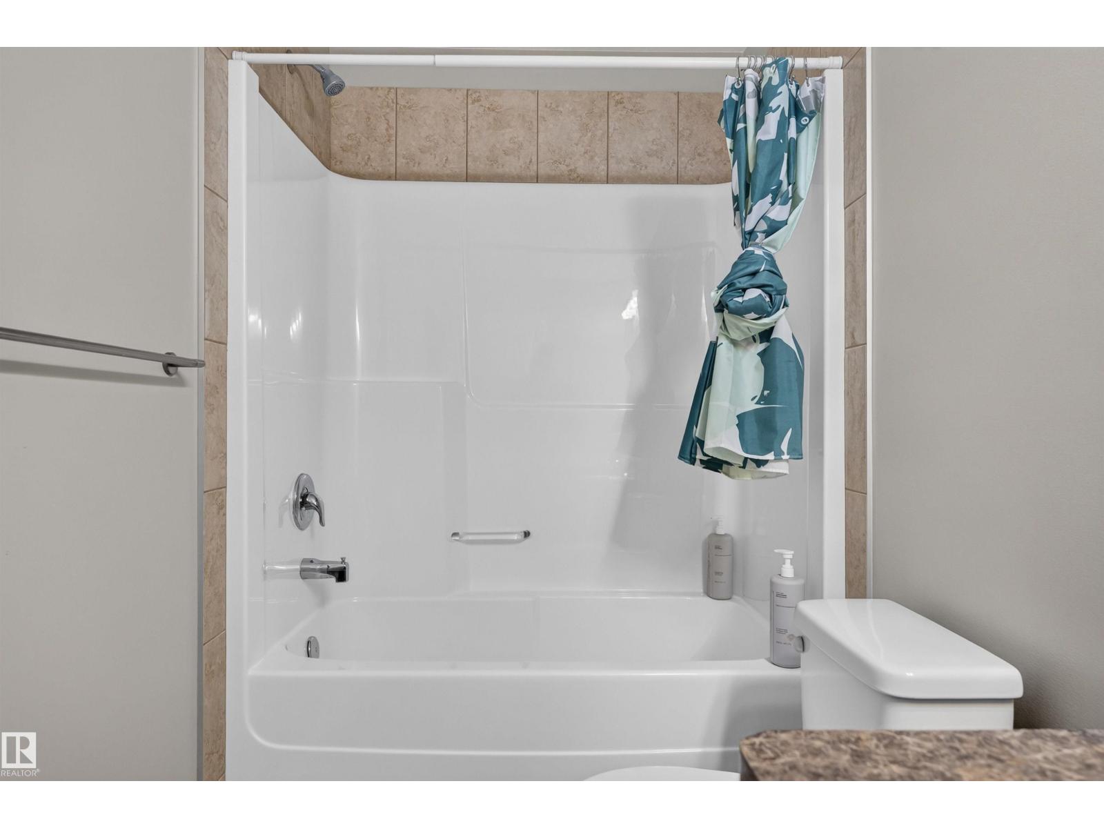 4424 48A ST - Image 26