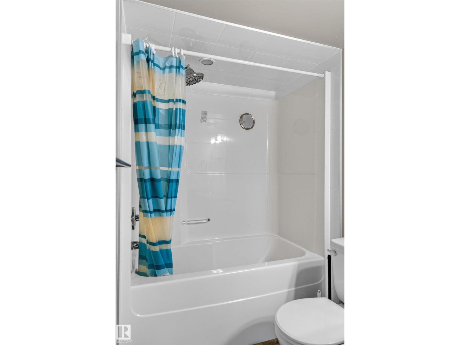 4424 48A ST - Image 32