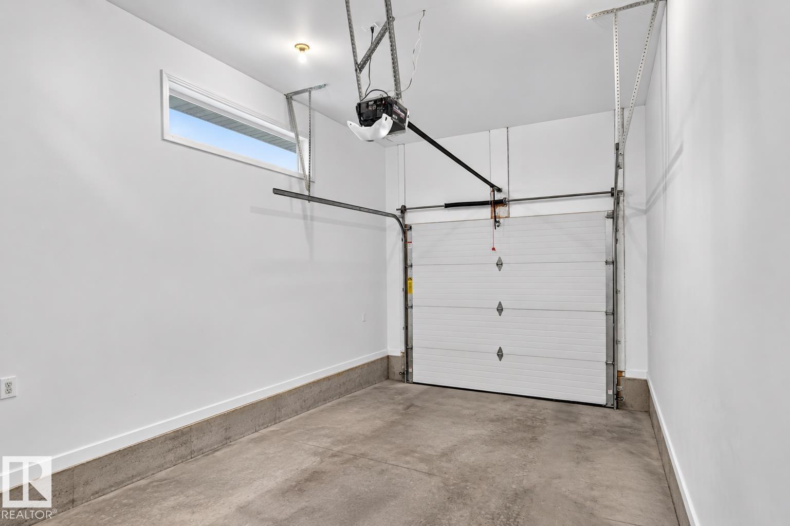 4424 48A ST - Image 33