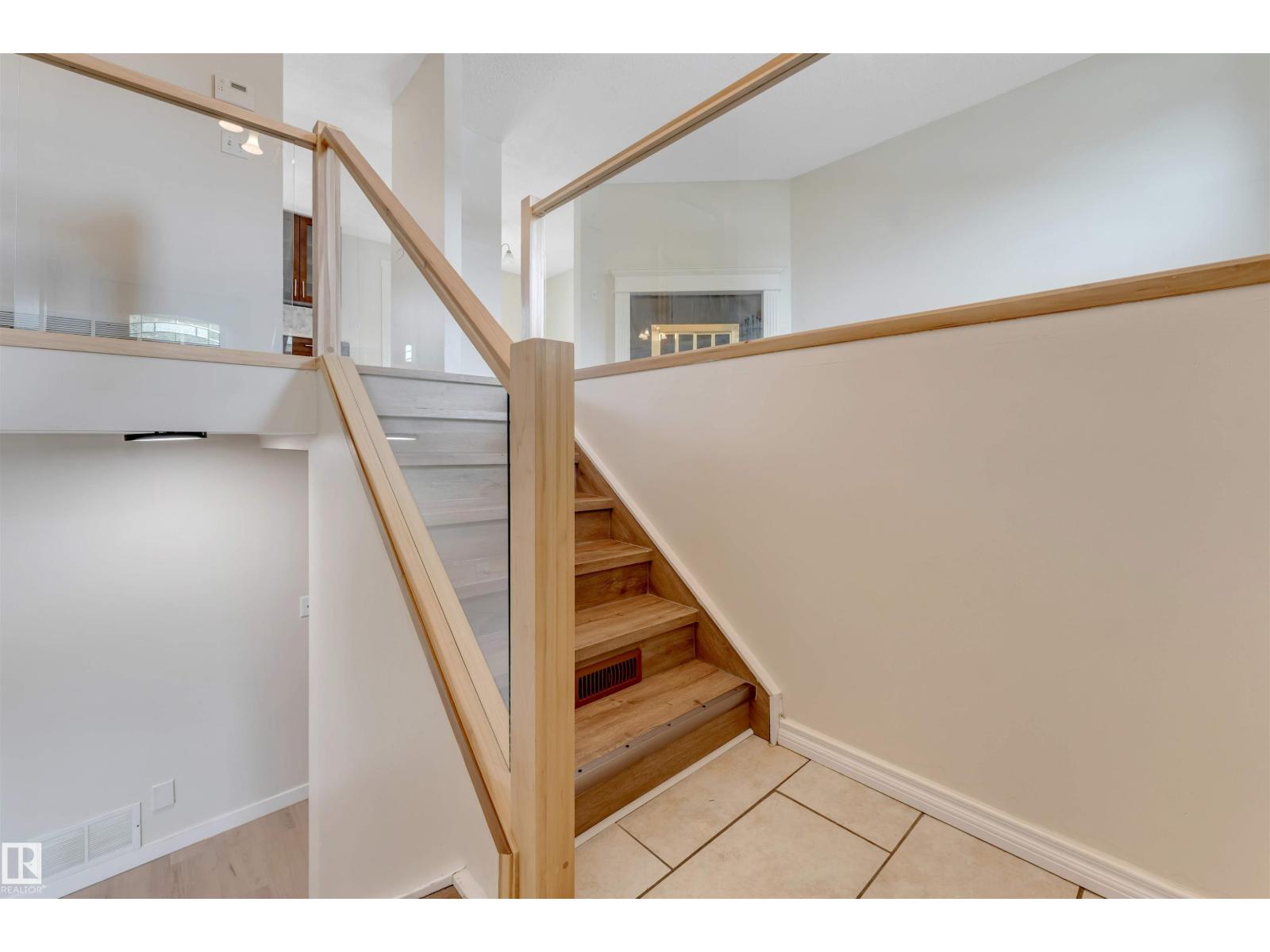 11015 170 AV NW - 13