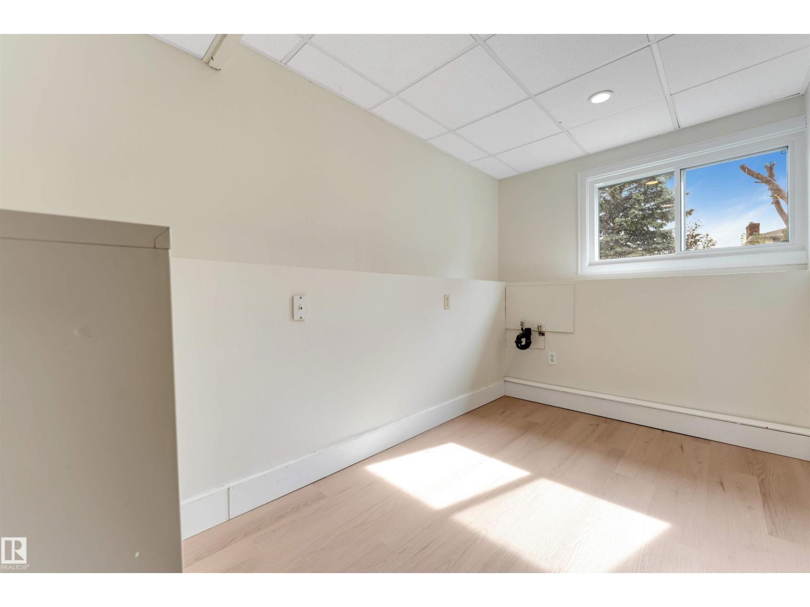 11015 170 AV NW - 31
