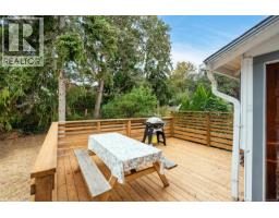 2734 Avebury Ave, Victoria, BC V8R3W4 Photo 28