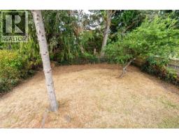 2734 Avebury Ave, Victoria, BC V8R3W4 Photo 30