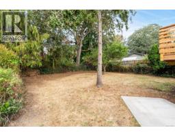2734 Avebury Ave, Victoria, BC V8R3W4 Photo 31