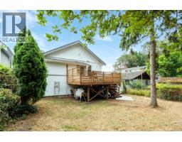 2734 Avebury Ave, Victoria, BC V8R3W4 Photo 33