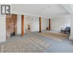 2734 Avebury Ave, Victoria, BC V8R3W4 Photo 38