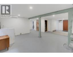 2734 Avebury Ave, Victoria, BC V8R3W4 Photo 44