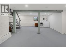 2734 Avebury Ave, Victoria, BC V8R3W4 Photo 46