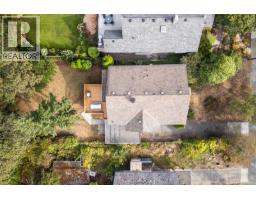 2734 Avebury Ave, Victoria, BC V8R3W4 Photo 49
