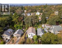 2734 Avebury Ave, Victoria, BC V8R3W4 Photo 51
