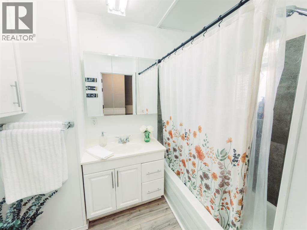 Listing photo – 5720 50A Avenue, Stettler