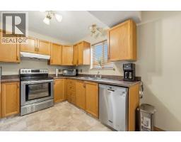 28 Martinglen Way Ne, Calgary, AB T3J3H9 Photo 13