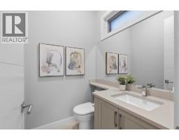 5pc Bathroom - 531 47 Avenue Sw, Calgary, AB T2S1C5 Photo 13