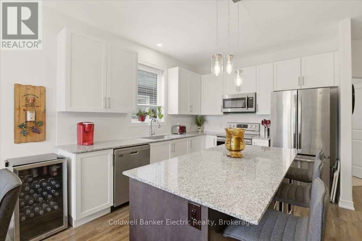#14 80 MARSH AVENUE - 14