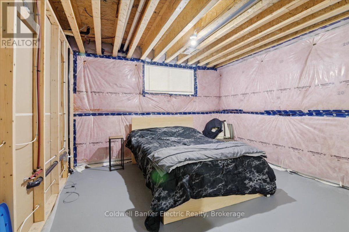 #14 80 MARSH AVENUE - Image 24