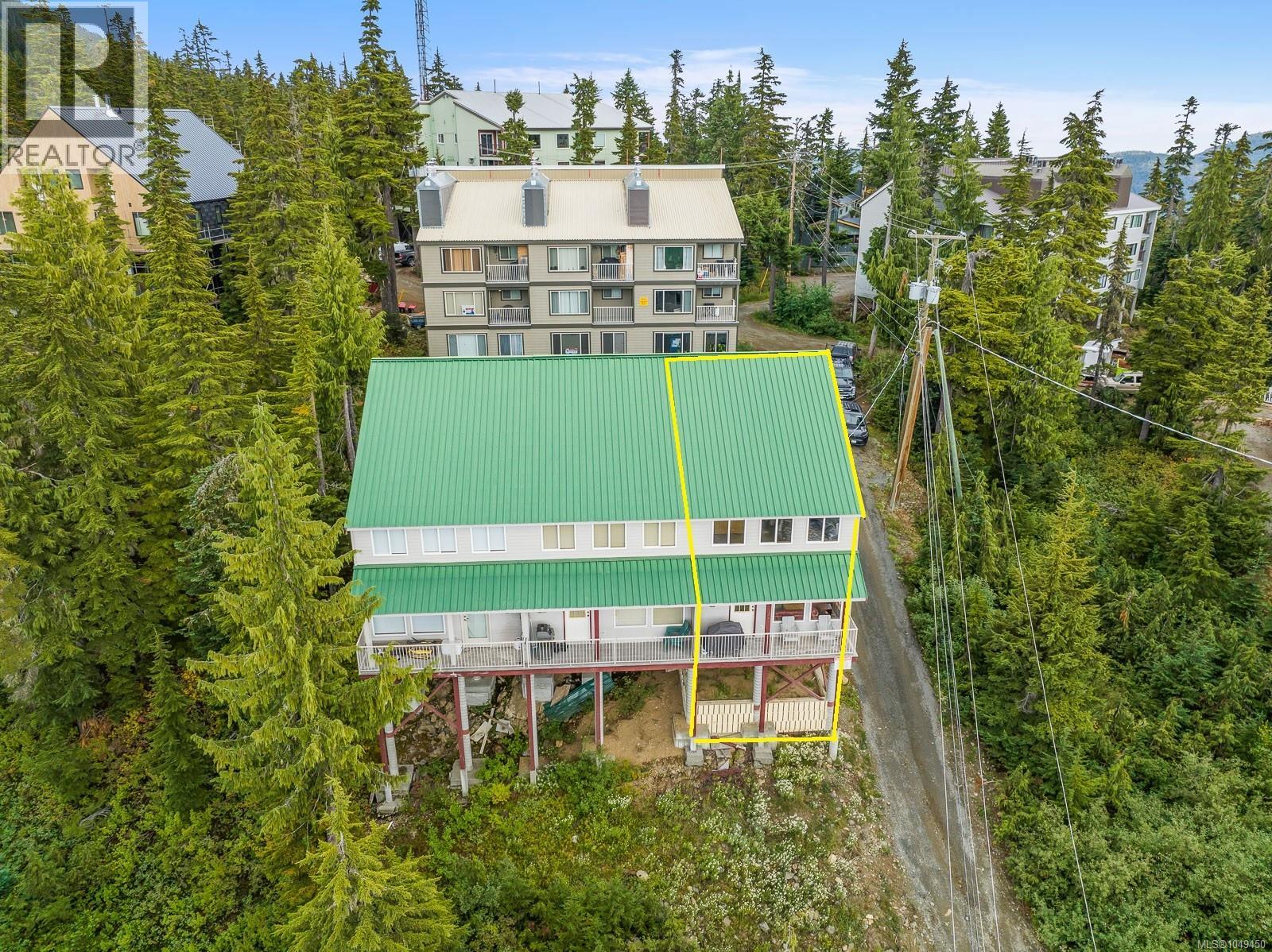 Property for sale at 3 699 Castle Crag Cres