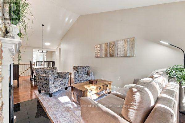 22 GRAND HARBOUR COURT photo 9