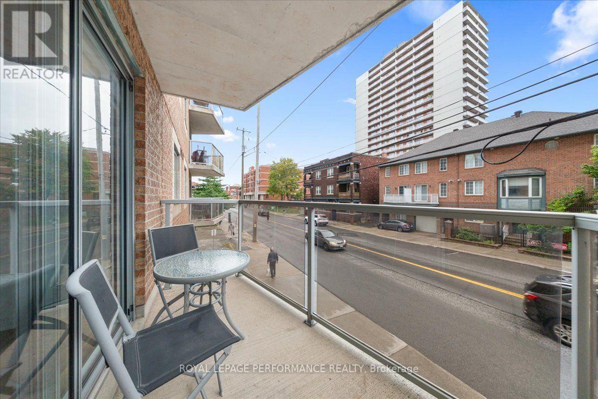 207 - 429 Somerset Street W
