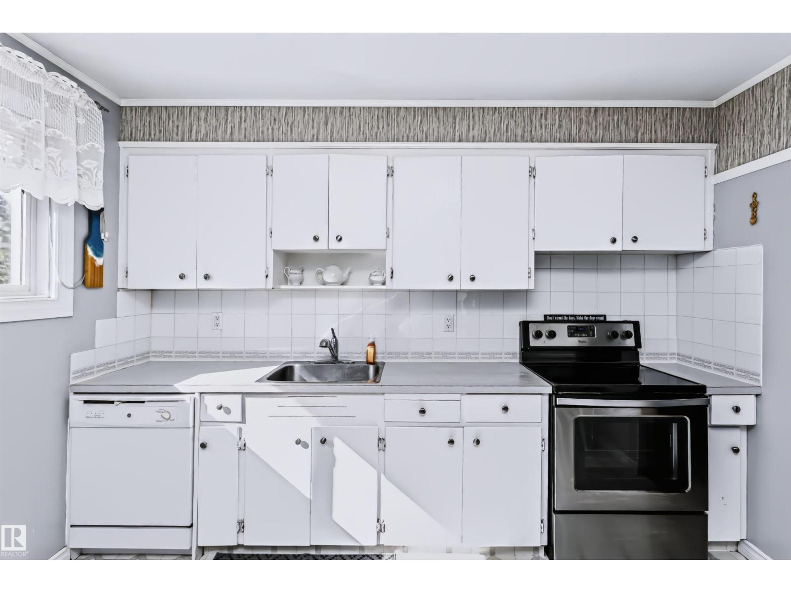 13503 135 AV NW - 22