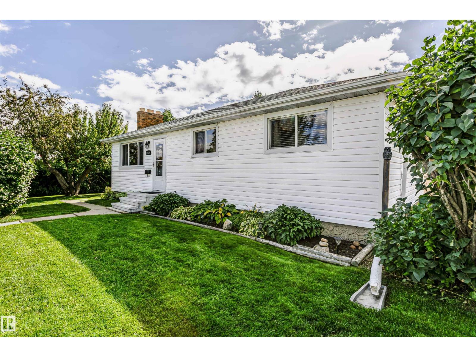 13503 135 AV NW - 4