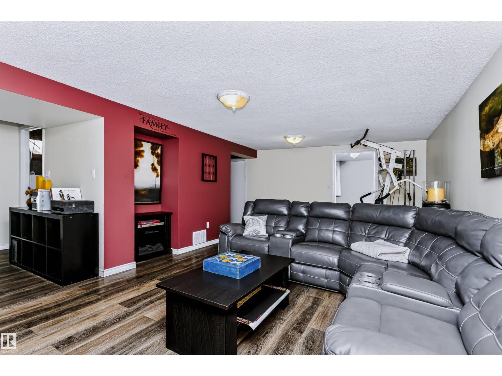 13503 135 AV NW - 38
