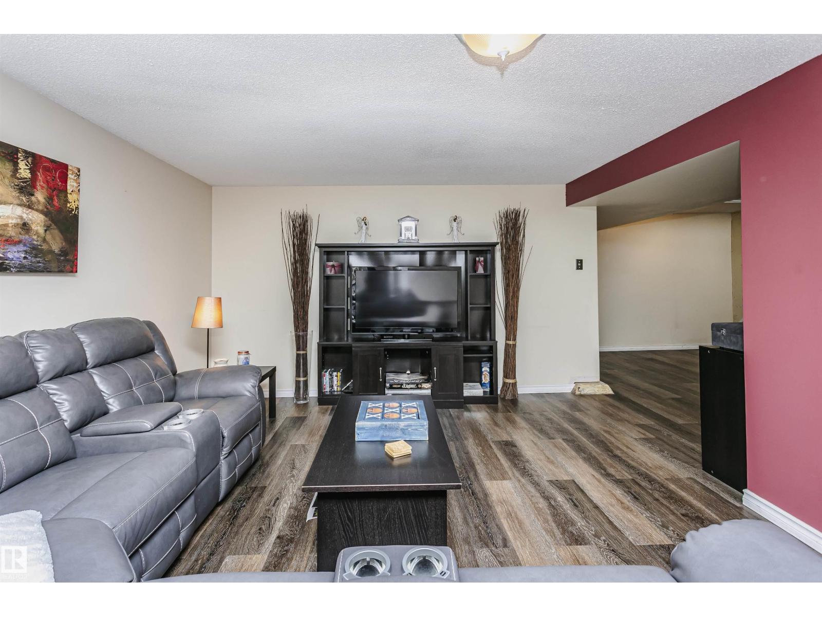 13503 135 AV NW - 37