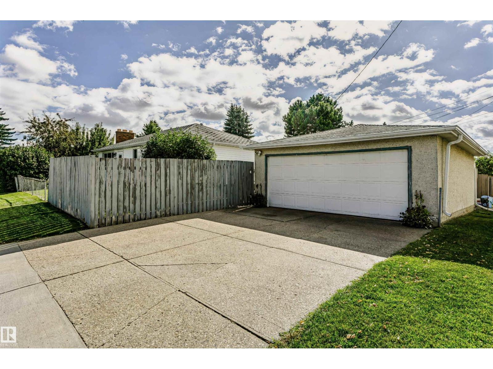 13503 135 AV NW - 54