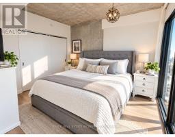 1003 - 111 Bathurst Street, Toronto, ON M5V0M9 Photo 8