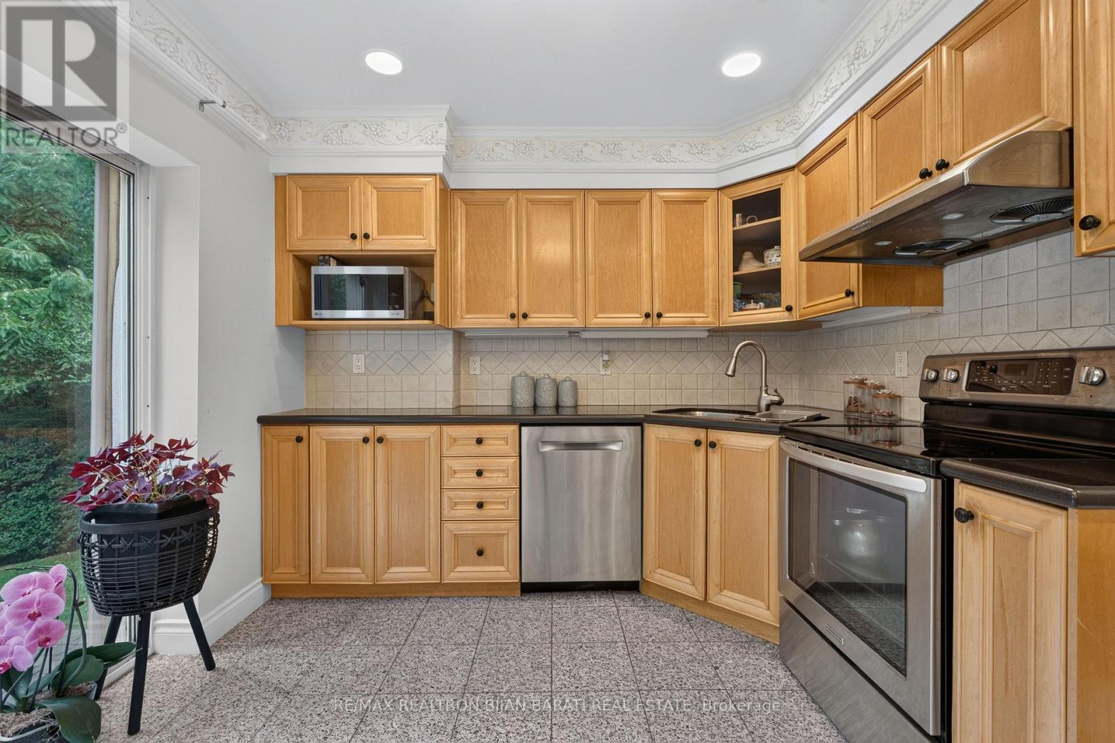 162 GOULDING AVENUE - 22