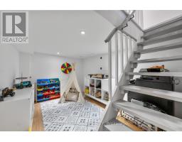 5 1/2 Luttrell Avenue, Toronto, ON M4C5E2 Photo 23