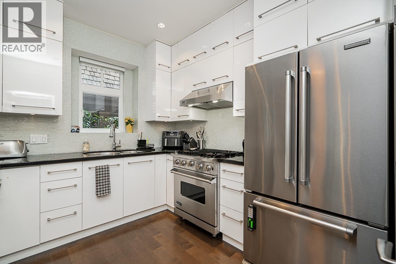 3 Bed, 3 Bath House for Sale in Vancouver – 3328 W 7TH AVENUE, Vancouver – MLS# R3166251 - Image 11