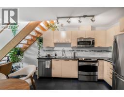 401 7418 Byrnepark Walk, Burnaby, BC V3N0B3 Photo 9