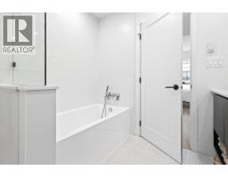 413 55 Klahanie Drive, Port Moody, BC V3H0M9 Photo 22