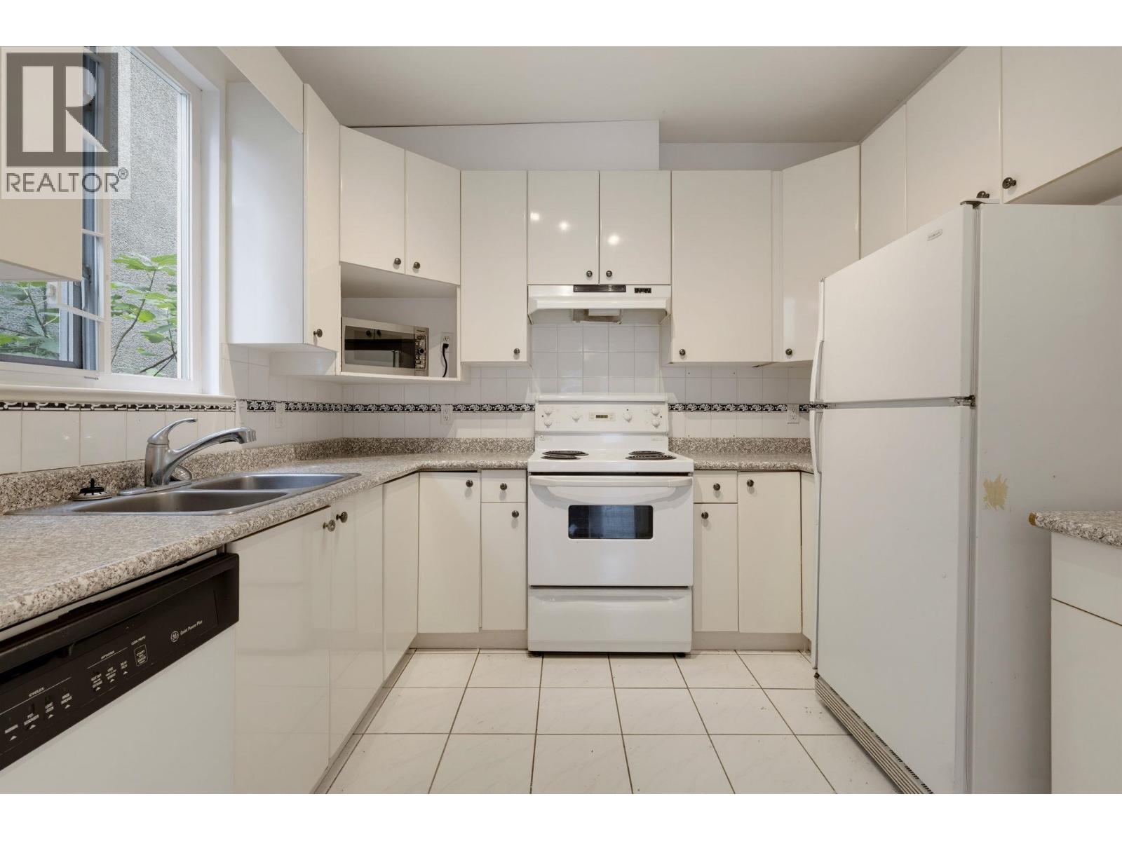 3 Bed, 3 Bath House for Sale in Vancouver – 1970 E 6TH AVENUE, Vancouver – MLS# R3166262 - Image 13