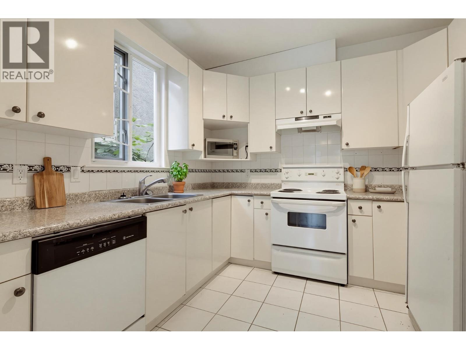 3 Bed, 3 Bath House for Sale in Vancouver – 1970 E 6TH AVENUE, Vancouver – MLS# R3166262 - Image 14