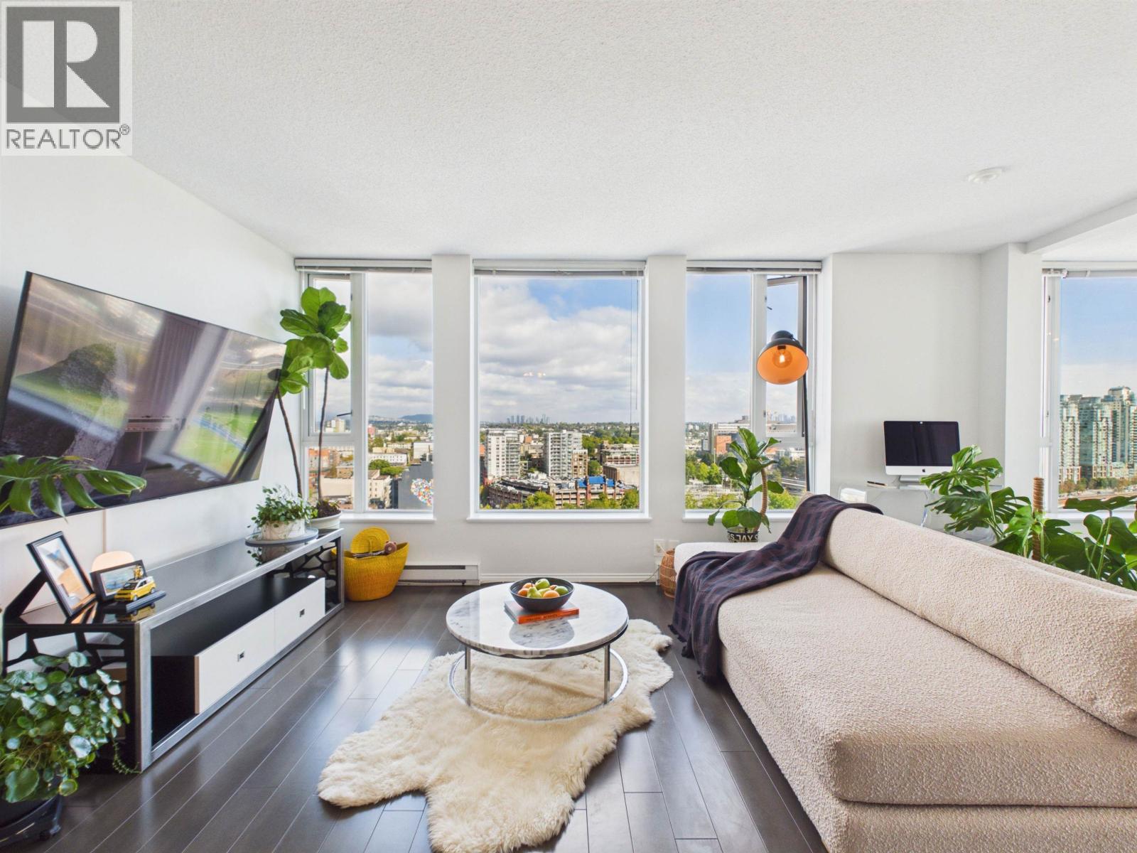 2 Bed, 2 Bath House for Sale in Vancouver – 2208 550 TAYLOR STREET, Vancouver – MLS# R3166263 - Image 11