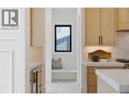 5pc Bathroom - 218 19 Avenue, Calgary, AB T2M0Y2 Photo 19