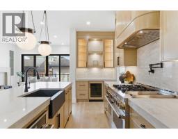 2pc Bathroom - 218 19 Avenue, Calgary, AB T2M0Y2 Photo 8