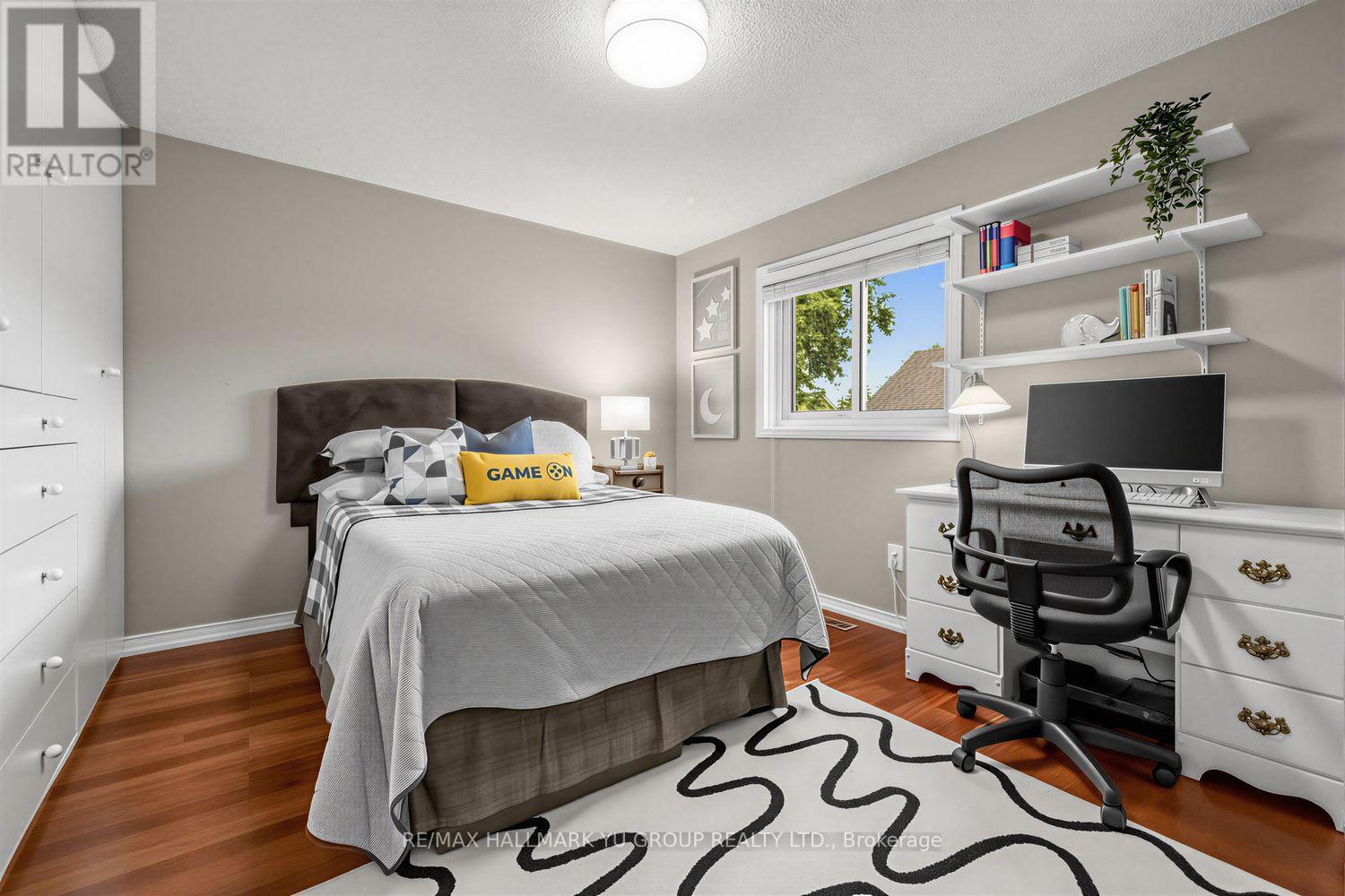21 ESTHER CRESCENT - 15